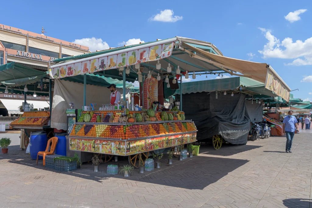 Marrakech: Private Shopping Tour with Souks, Hidden Markets and Moroccan Snacks