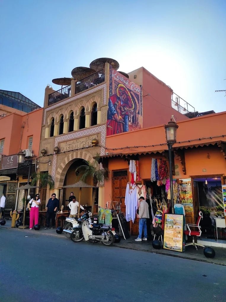 Marrakech: Private Shopping Tour with Souks, Hidden Markets and Moroccan Snacks