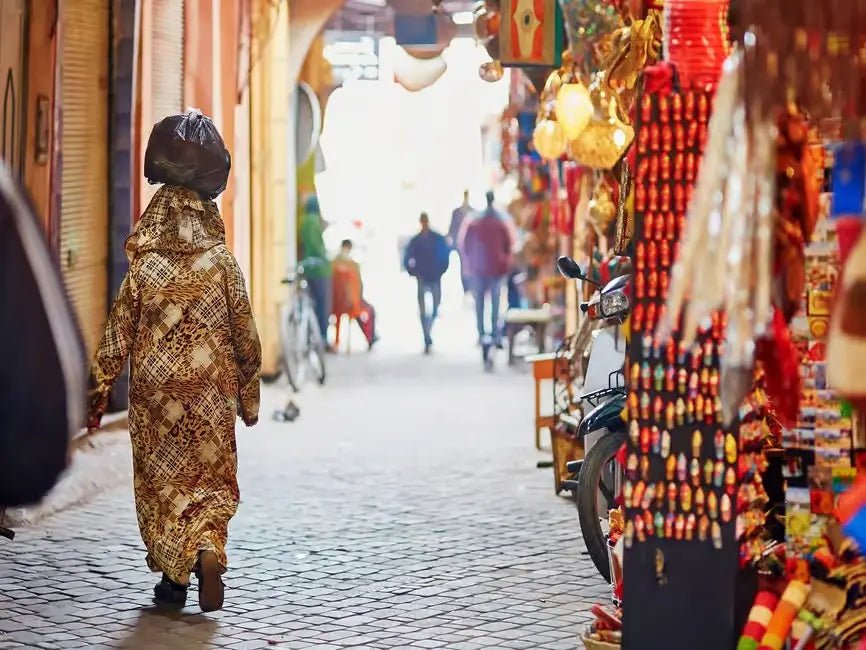 Marrakech: Private Shopping Tour with Souks, Hidden Markets and Moroccan Snacks