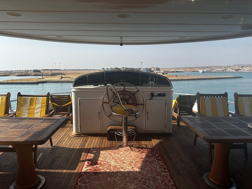 Marsa Alam: Elite VIP Cruise with Snorkeling and Lunch at Turtle Bay