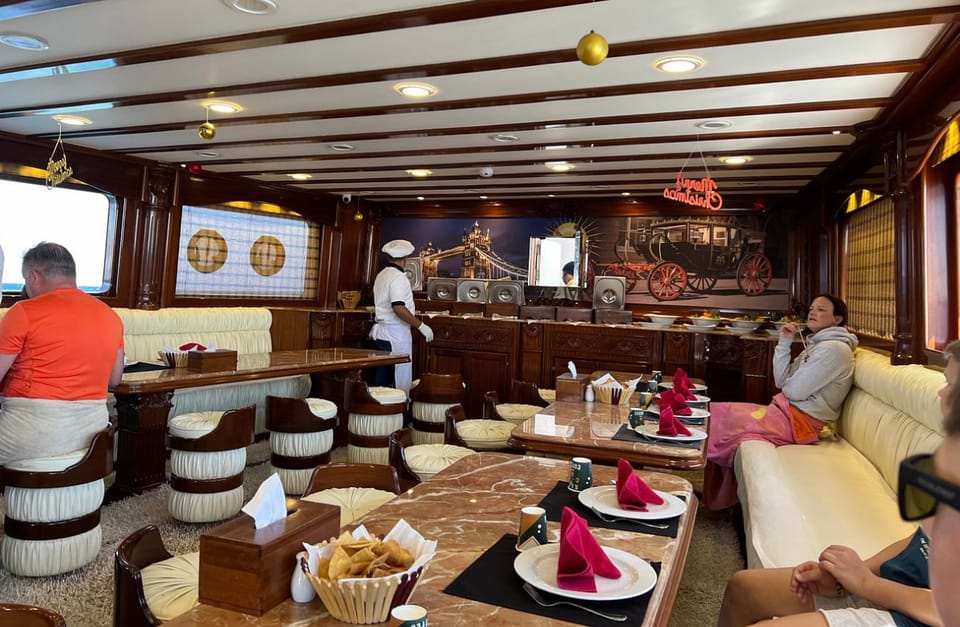 Marsa Alam: Elite VIP Cruise with Snorkeling and Lunch at Turtle Bay