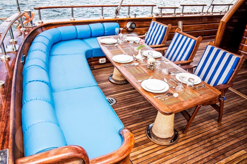 Marsa Alam: Pirates Premium Snorkeling Trip to Marsa Mubarak and Marsa Shona