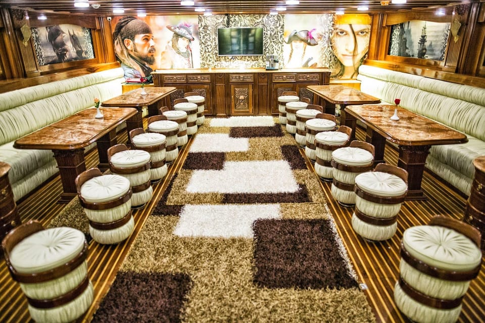 Marsa Alam: Pirates Premium Snorkeling Trip to Marsa Mubarak and Marsa Shona