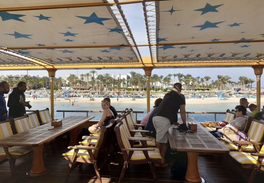 Marsa Alam: Turtle Bay Nefertari Cruise with Snorkeling and Seafood Lunch