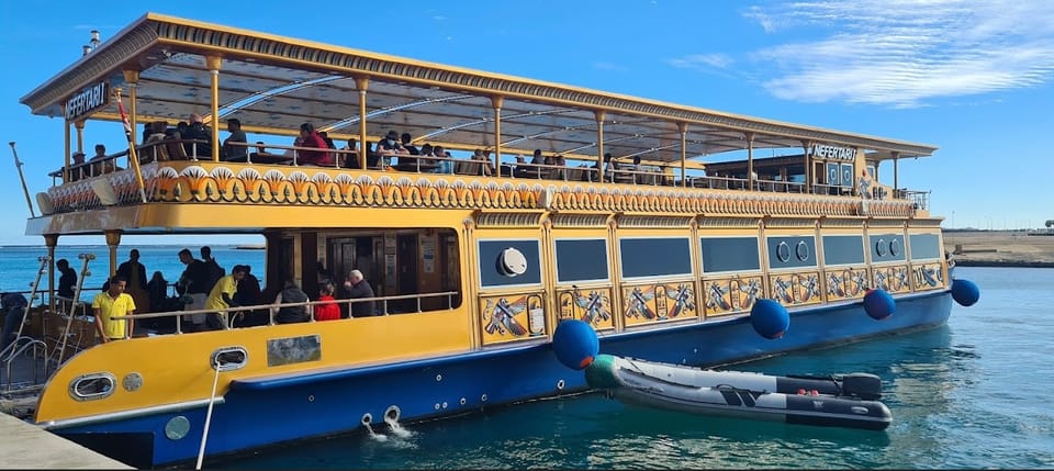 Marsa Alam: Turtle Bay Nefertari Cruise with Snorkeling and Seafood Lunch