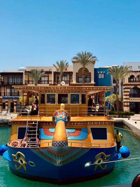 Marsa Alam: Turtle Bay Nefertari Cruise with Snorkeling and Seafood Lunch