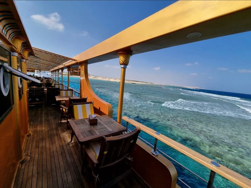Marsa Alam: Turtle Bay Nefertari Cruise with Snorkeling and Seafood Lunch