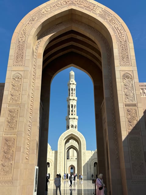 Muscat: City Highlights Guided Tour with Grand Mosque Visit