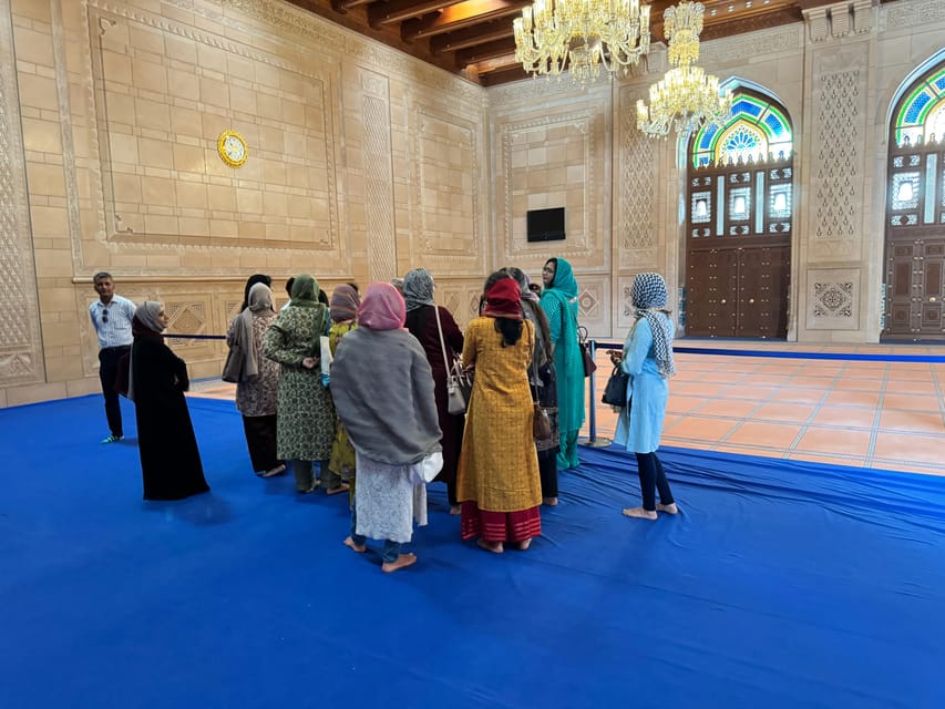 Muscat: City Highlights Guided Tour with Grand Mosque Visit