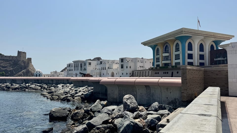 Muscat: City Highlights Guided Tour with Grand Mosque Visit