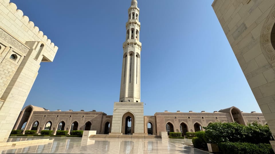 Muscat: City Highlights Guided Tour with Grand Mosque Visit
