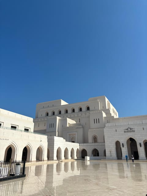Muscat: City Highlights Guided Tour with Grand Mosque Visit