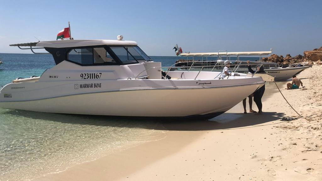 Muscat: Dimaniyat Island Snorkling Trip with Lunch