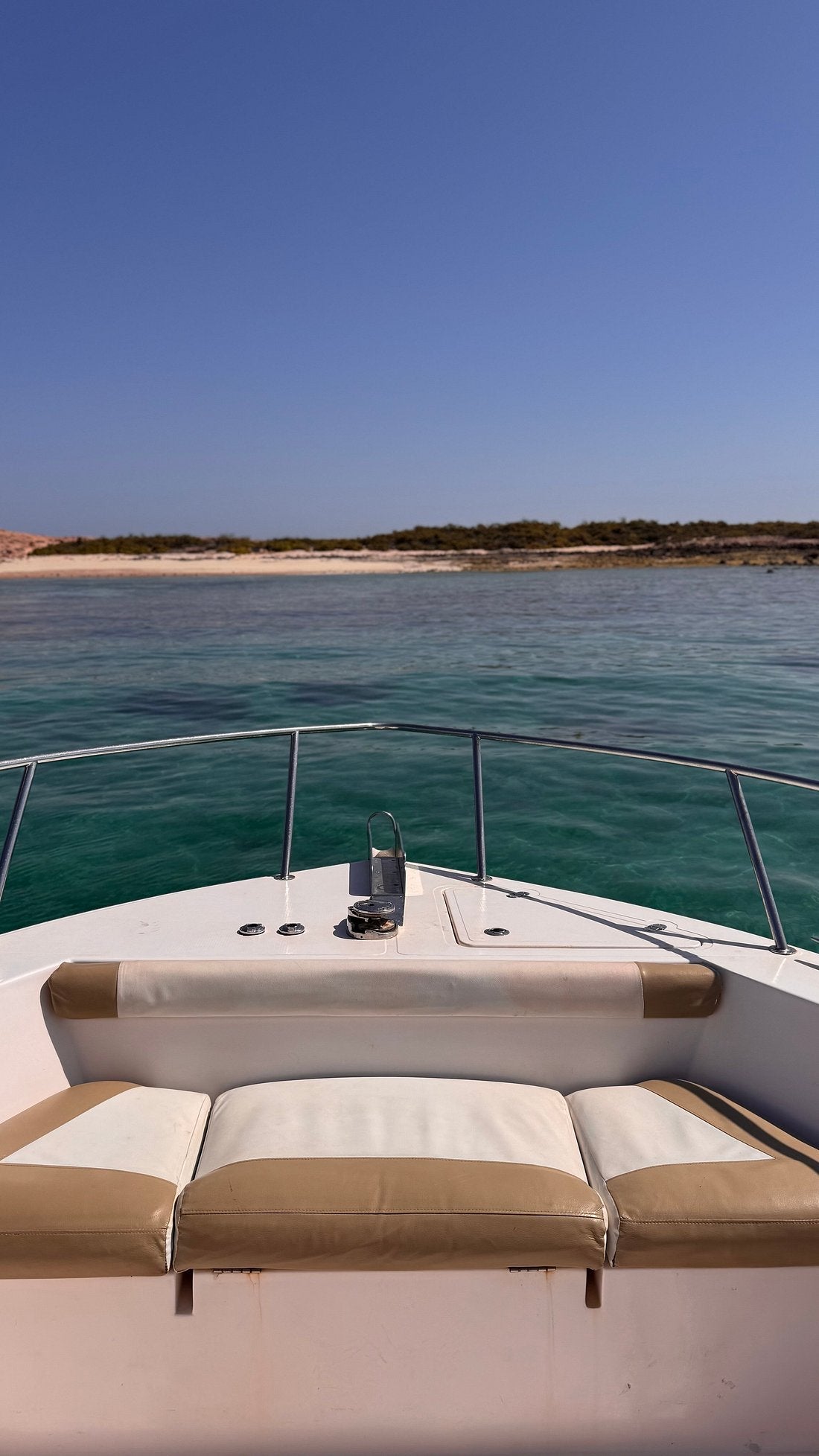 Muscat: Dimaniyat Island Snorkling Trip with Lunch