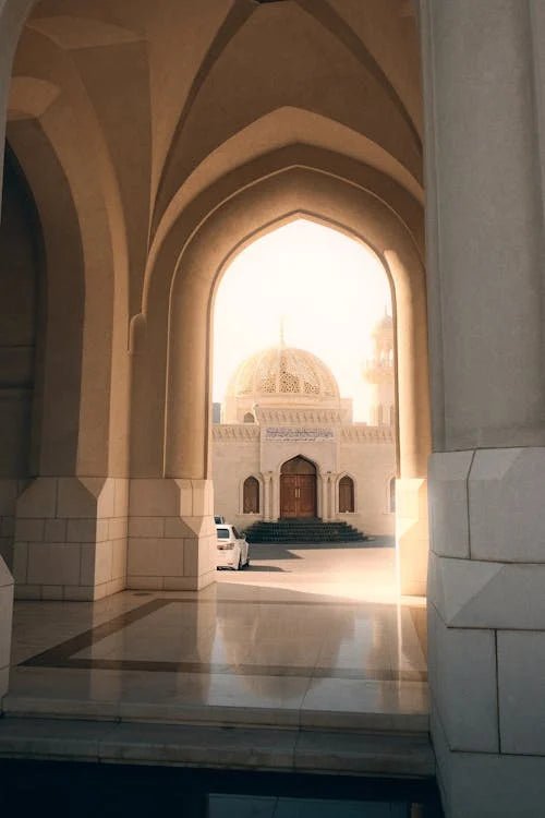Muscat: Full - Day Tour of City Landmarks, Wadi Shab, and Bimmah Sinkhole