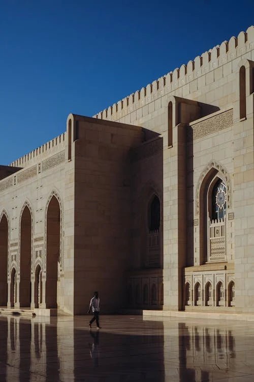 Muscat: Full - Day Tour of City Landmarks, Wadi Shab, and Bimmah Sinkhole