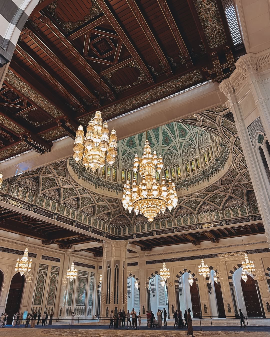 Muscat: Full - Day Tour of City Landmarks, Wadi Shab, and Bimmah Sinkhole