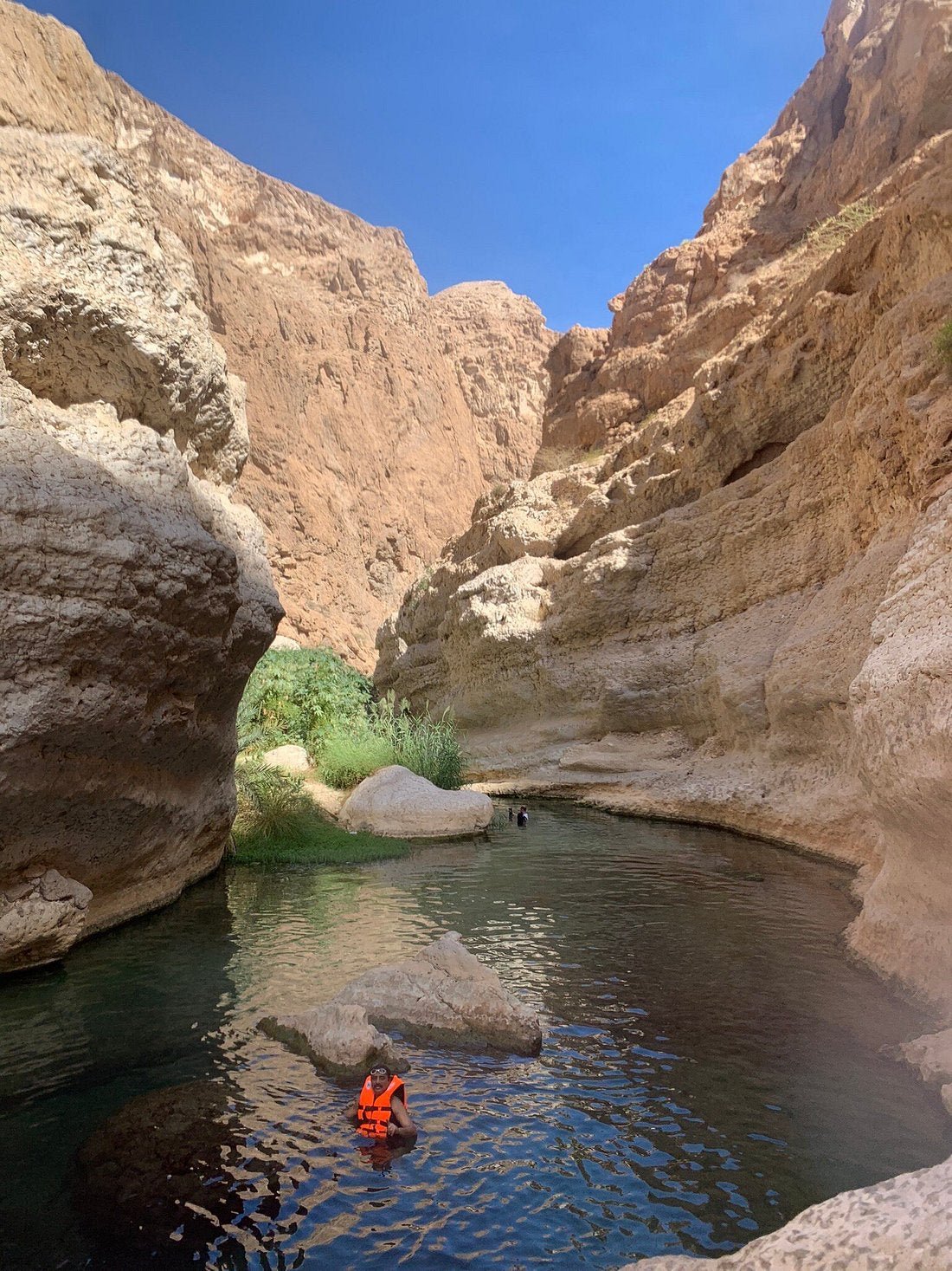 Muscat: Full Day Trip to Wadi Shab and Bimmah Sinkhole with Lunch