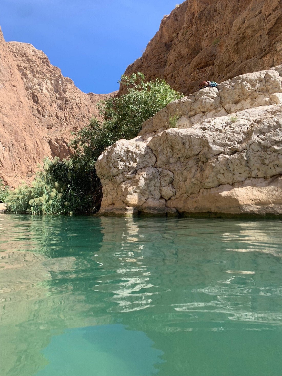 Muscat: Full Day Trip to Wadi Shab and Bimmah Sinkhole with Lunch