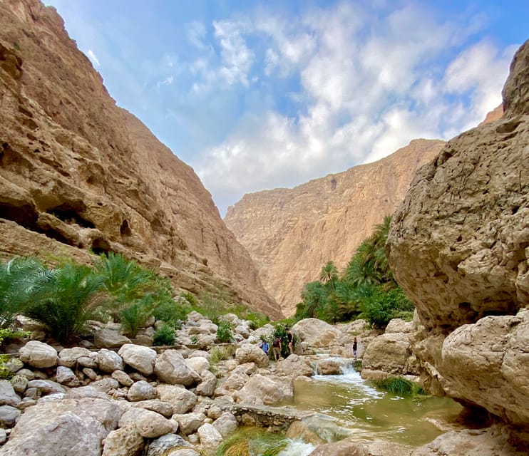 Muscat: Full Day Trip to Wadi Shab and Bimmah Sinkhole with Lunch
