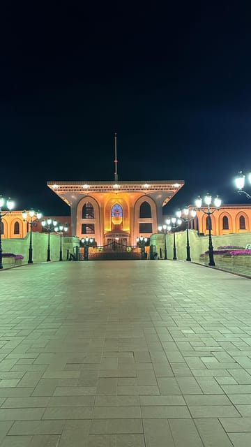 Muscat: Guided Small - Group Night City Tour by Van