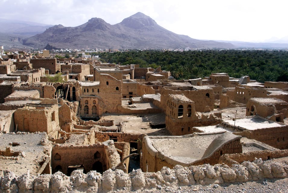 Muscat: Nizwa Fort Visit and Oman Across Ages Museum Day Tour