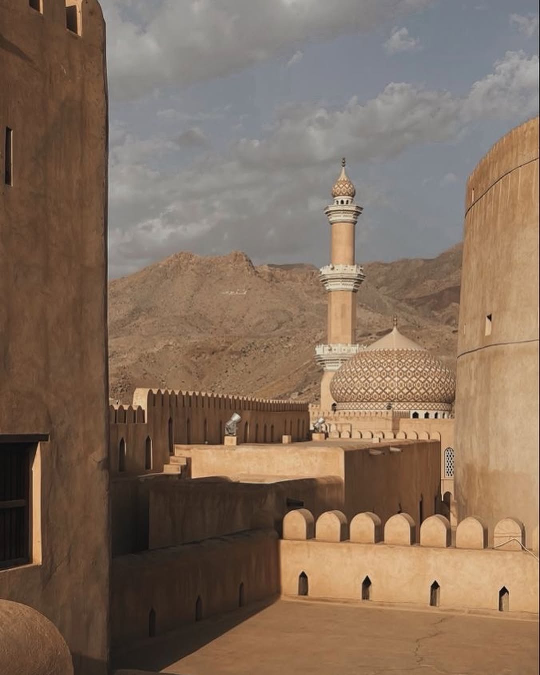 Muscat: Nizwa Fort Visit and Oman Across Ages Museum Day Tour