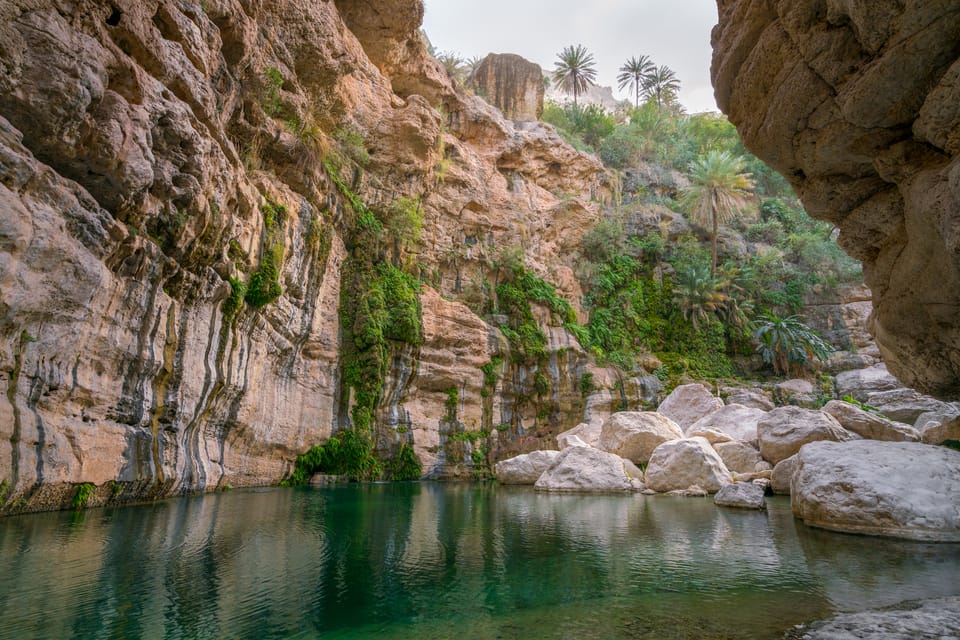 Muscat: Private 4x4 Tour to Wadi Mibam Waterfall and Bimmah Sinkhole