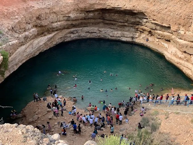 Muscat: Private 4x4 Tour to Wadi Mibam Waterfall and Bimmah Sinkhole