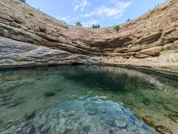Muscat: Private 4x4 Tour to Wadi Mibam Waterfall and Bimmah Sinkhole