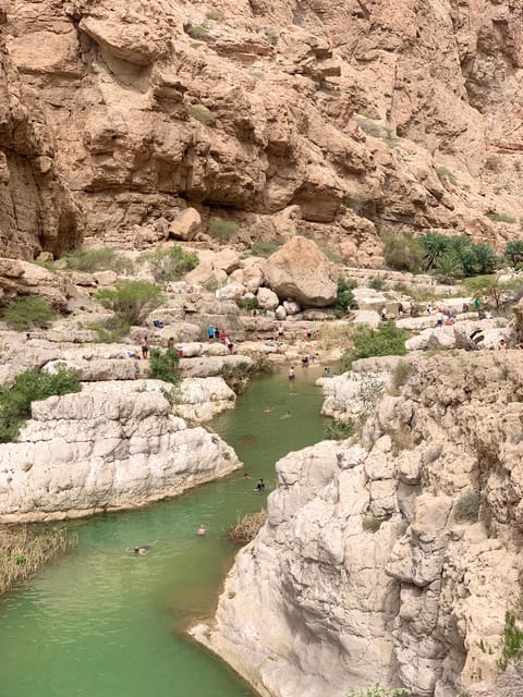 Muscat: Private Wadi Shab Hike & Bimmah Sinkhole Tour with Lunch