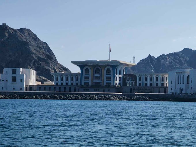 Muscat: Sunset Boat Cruise with Coastal and Mountain Views