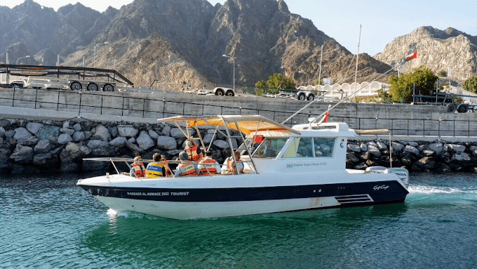 Muscat: Sunset Boat Cruise with Coastal and Mountain Views