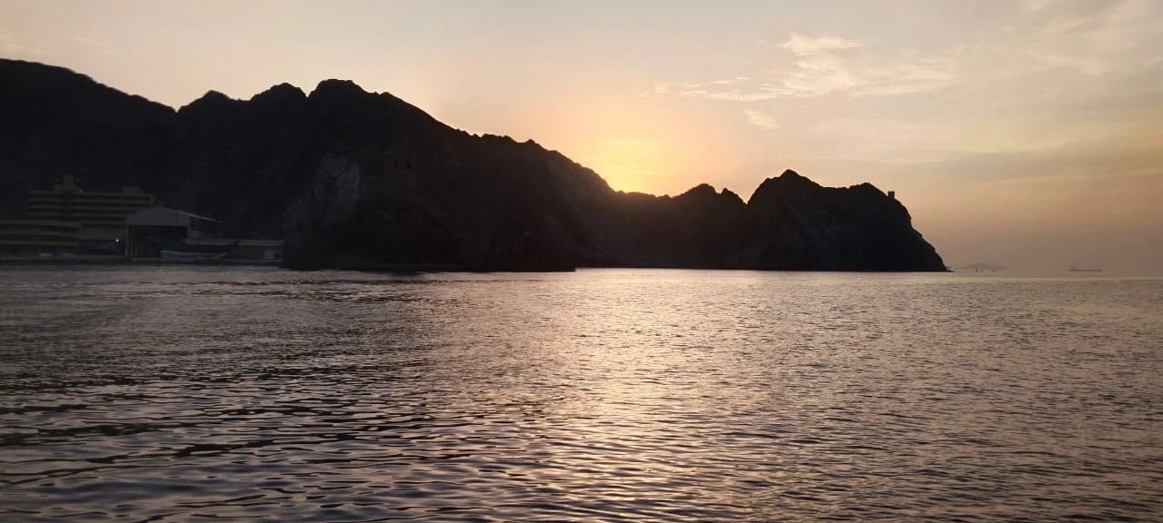 Muscat: Sunset Cruise with Al Jalali and Mirani Forts