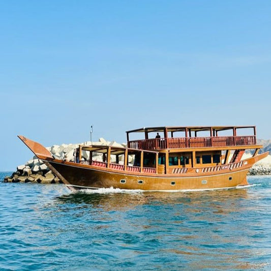 Muscat: Traditional Dhow Boat Sunset Cruise with Refreshments
