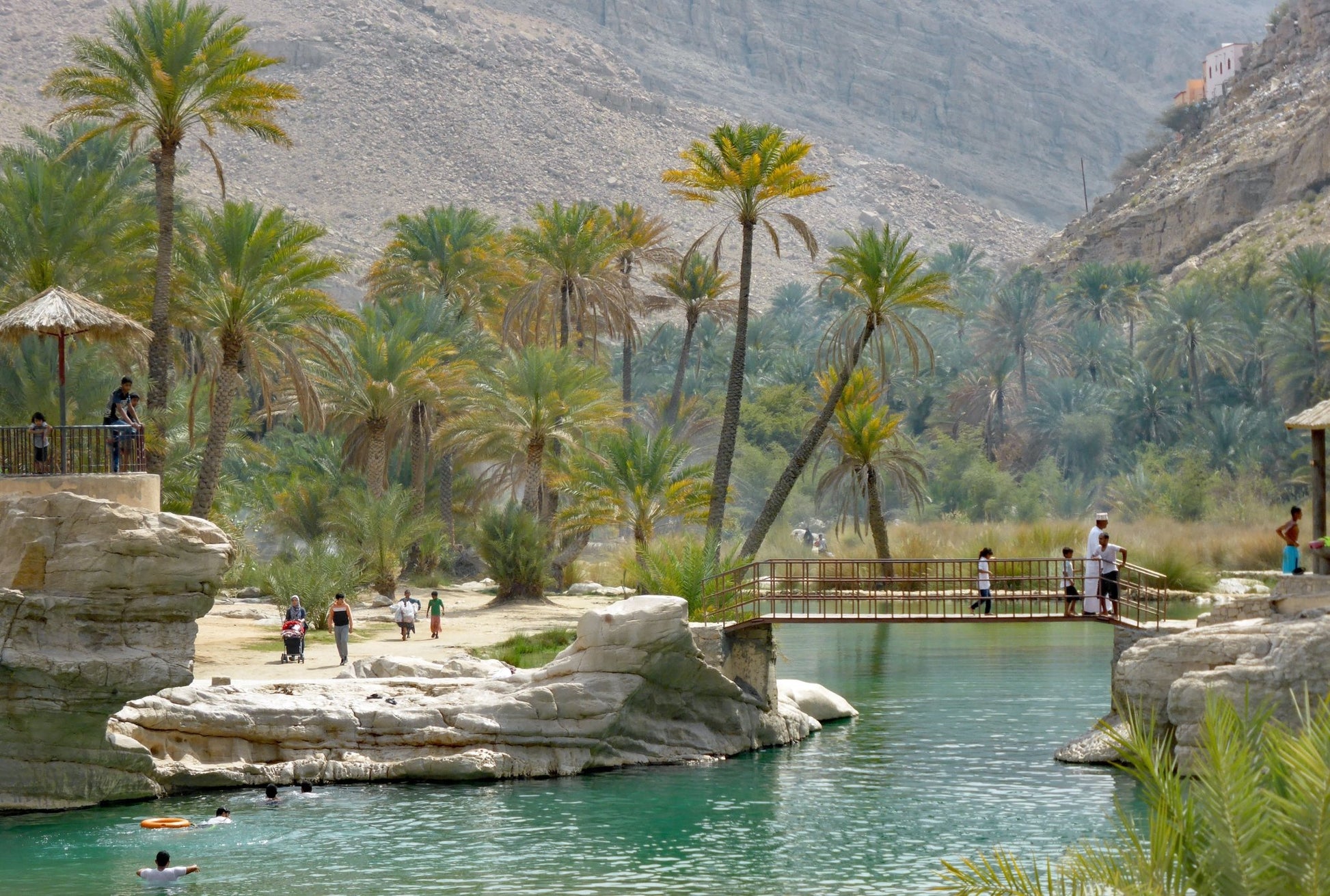 Muscat: Wadi Bani Khalid and Wahiba Sands Private Desert Safari