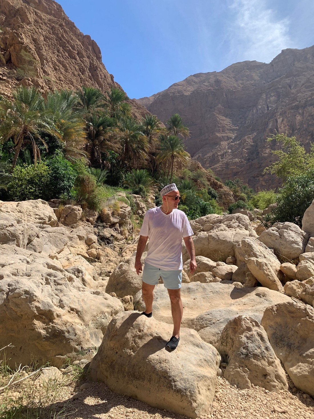 Muscat: Wadi Shab and Bimmah Sinkhole Full - Day Tour