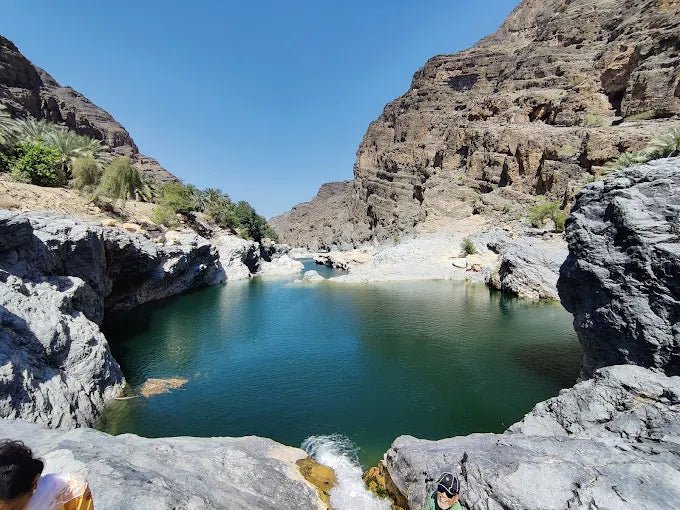 Muscat: Wadi Shab and Bimmah Sinkhole Guided Day Tour