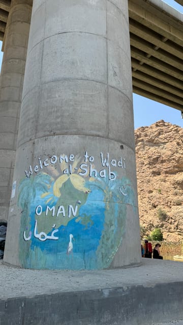 Muscat: Wadi Shab and Bimmah Sinkhole Trip with Lunch