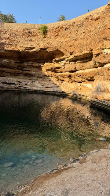 Muscat: Wadi Shab and Bimmah Sinkhole Trip with Lunch