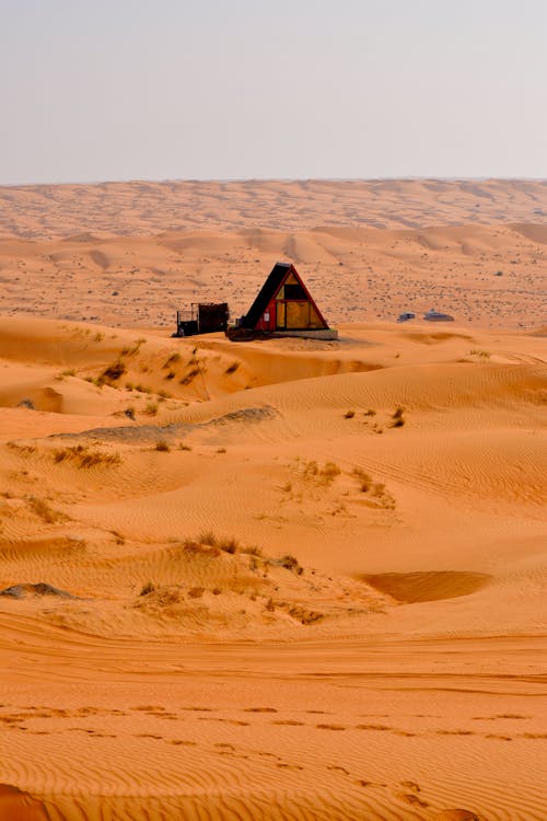 Muscat: Wahiba Sands and Wadi Bani Khalid Guided Tour