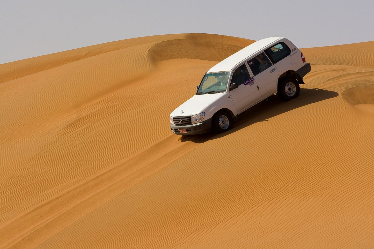 Muscat: Wahiba Sands and Wadi Bani Khalid Guided Tour