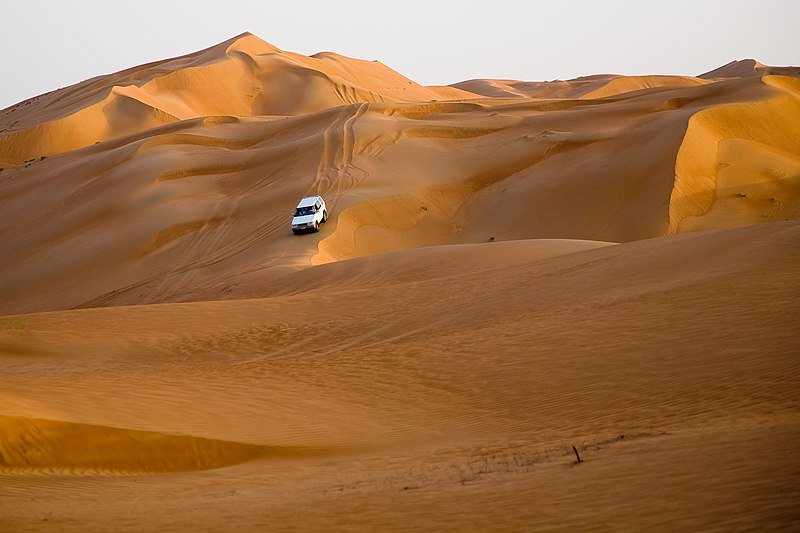 Muscat: Wahiba Sands and Wadi Bani Khalid Guided Tour