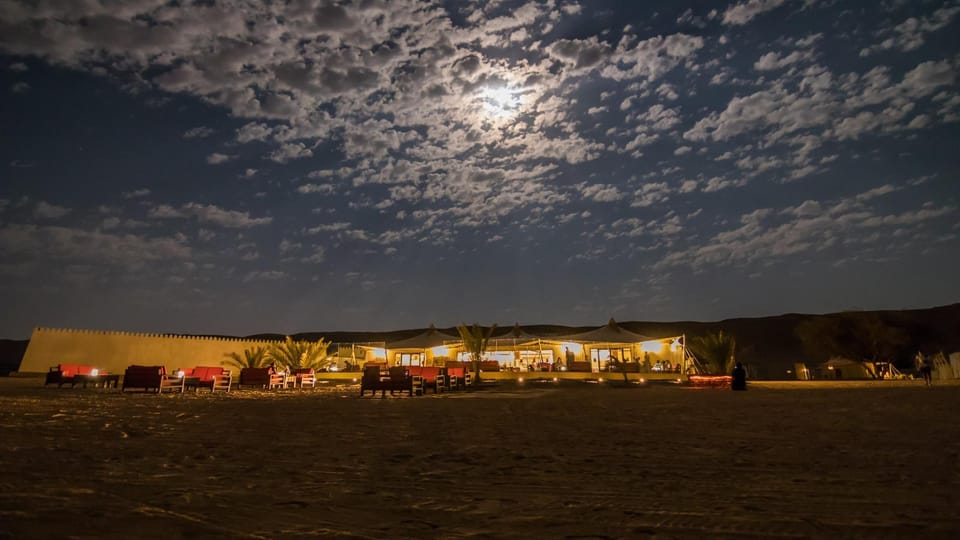 Muscat: Wahiba Sands Sunset Tour with Dinner and Optional Zoo Visit