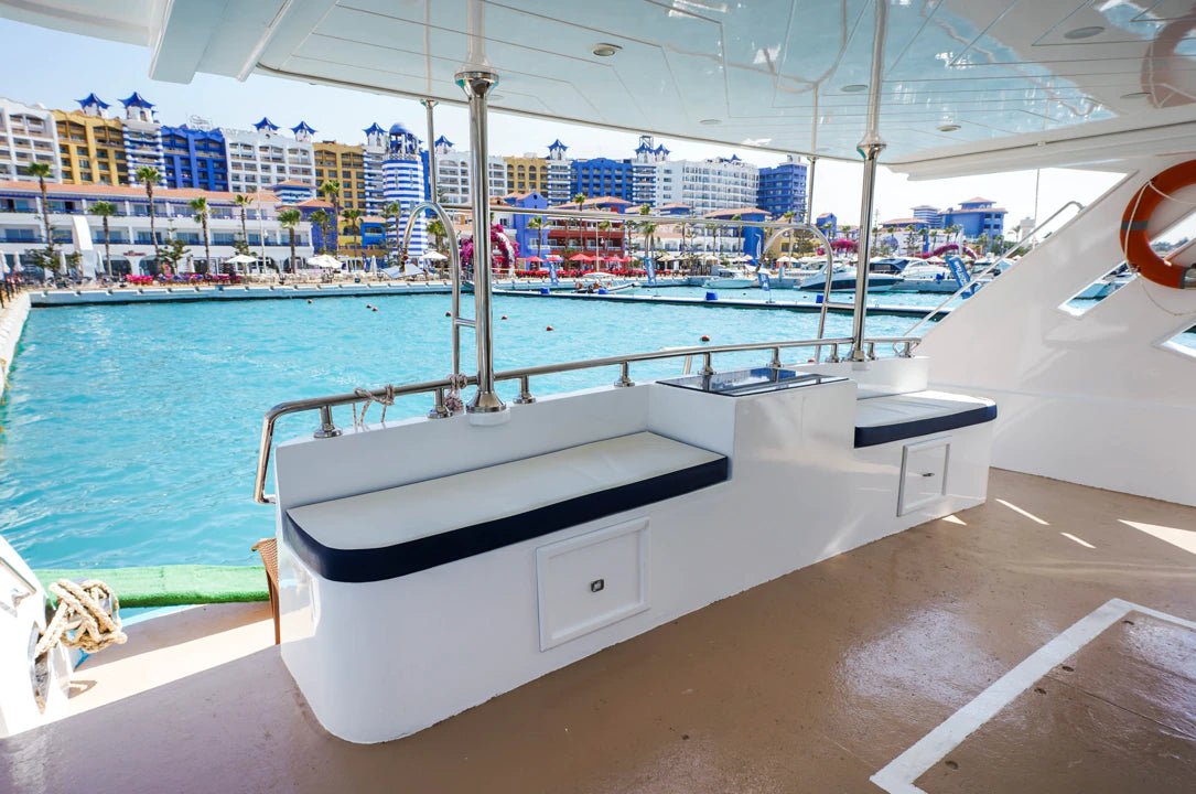 Porto Marina: Eyoun El Bahr Private Yacht Trip with Swimming and Optional Lunch in North Coast