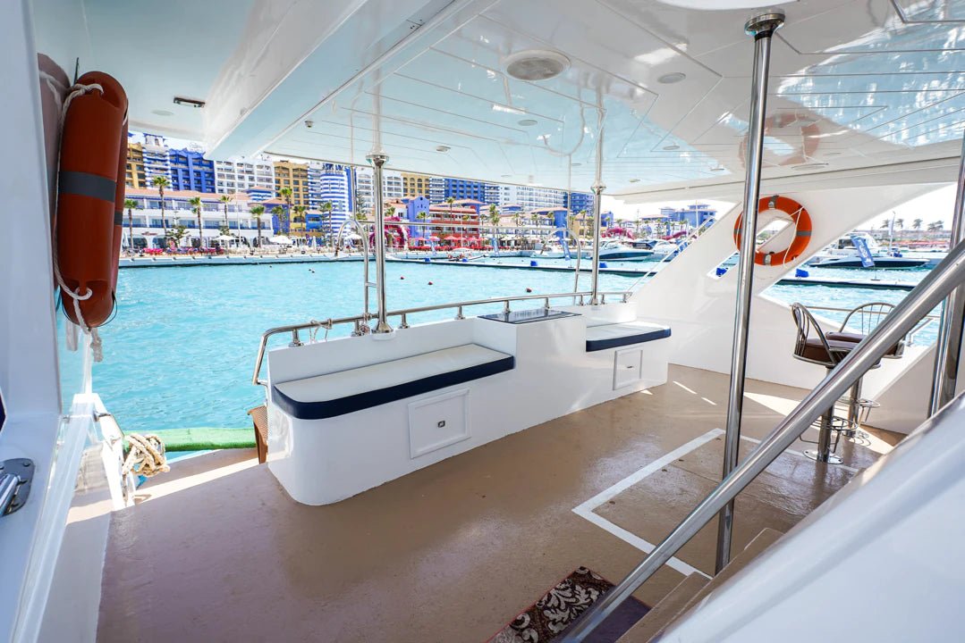 Porto Marina: Eyoun El Bahr Private Yacht Trip with Swimming and Optional Lunch in North Coast