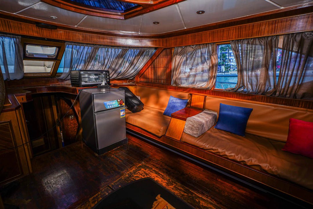 Porto Marina: Portonoshka Private Yacht Trip with Swimming and Optional Lunch in North Coast