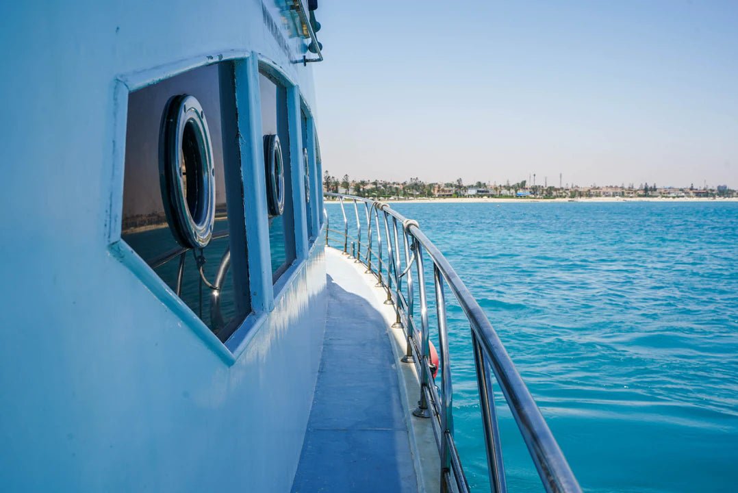 Porto Marina: Putin Private Yacht Trip with Swimming and Optional Lunch in North Coast