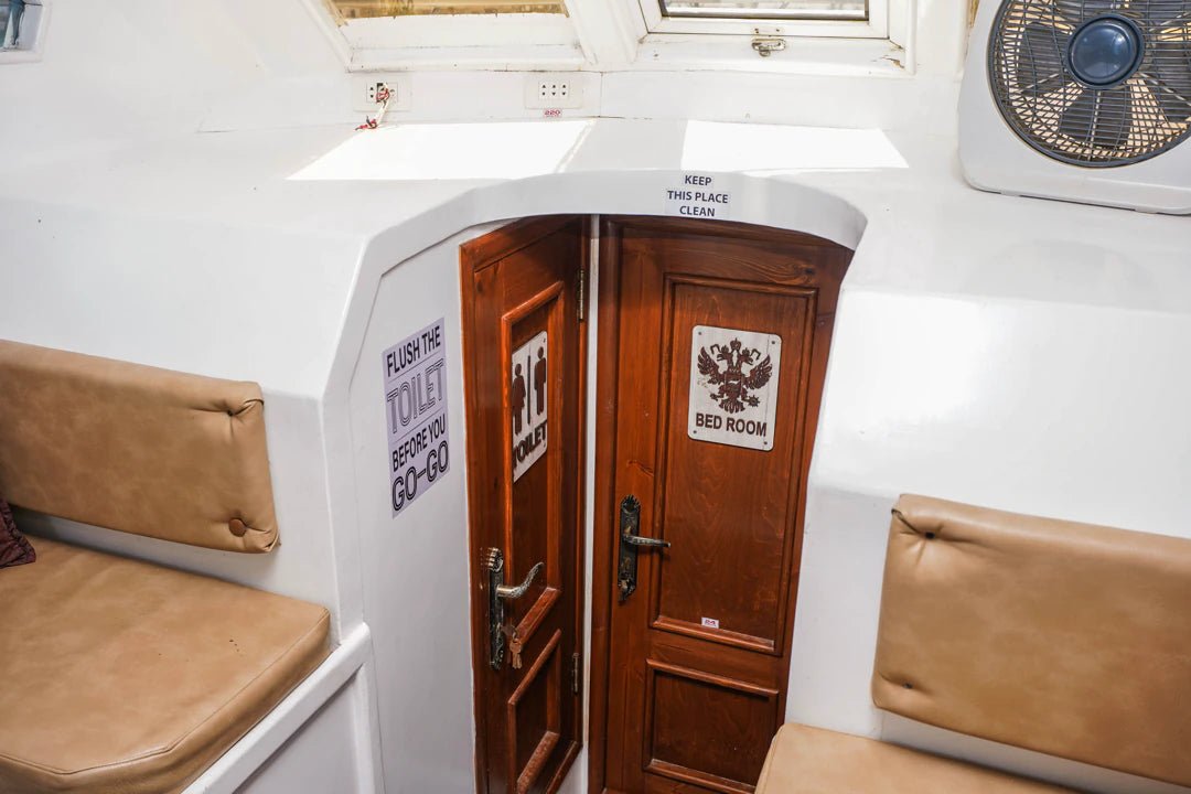 Porto Marina: Putin Private Yacht Trip with Swimming and Optional Lunch in North Coast