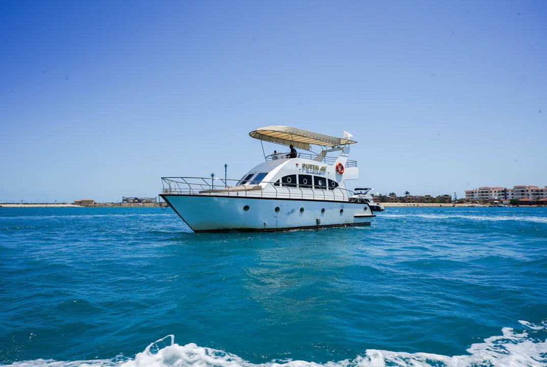 Porto Marina: Putin Private Yacht Trip with Swimming and Optional Lunch in North Coast